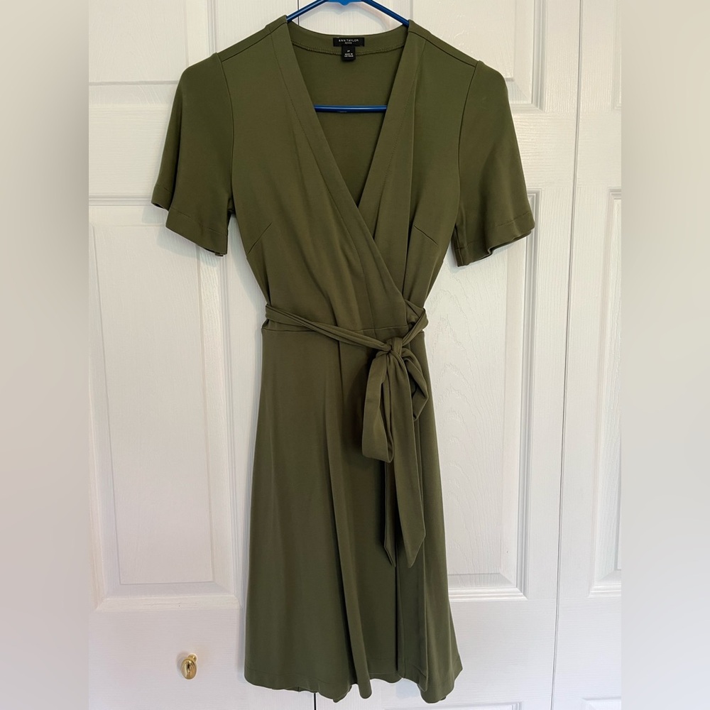 Ann Taylor Green Flutter Sleeve Wrap Sundress